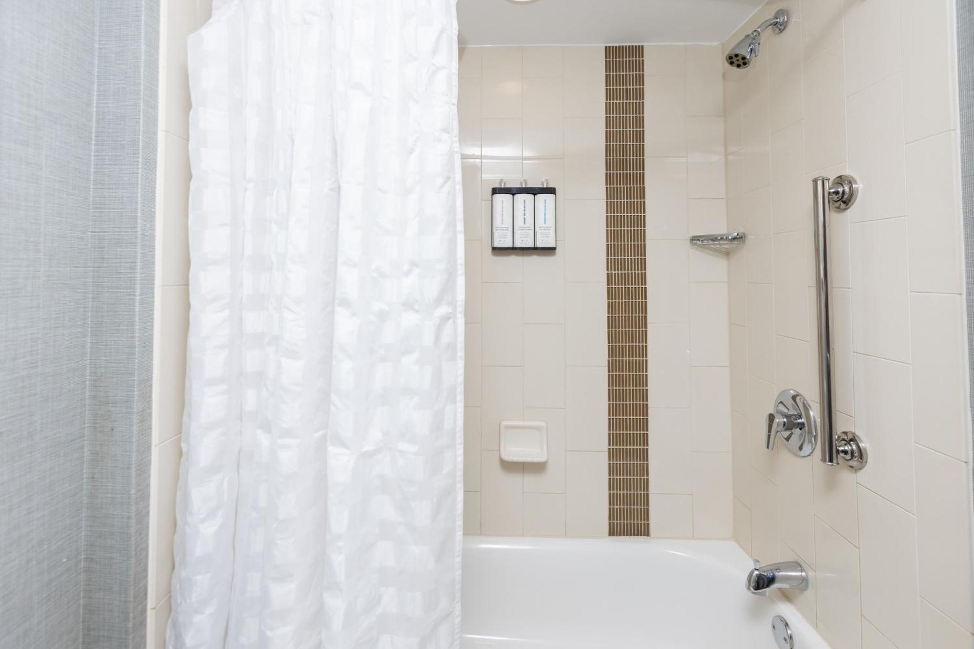 Hyatt Place Charlotte Arrowood מראה חיצוני תמונה